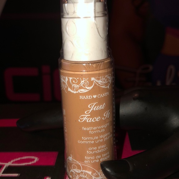 Hard Candy Tan Just Face It Concealer - Picture 1 of 4